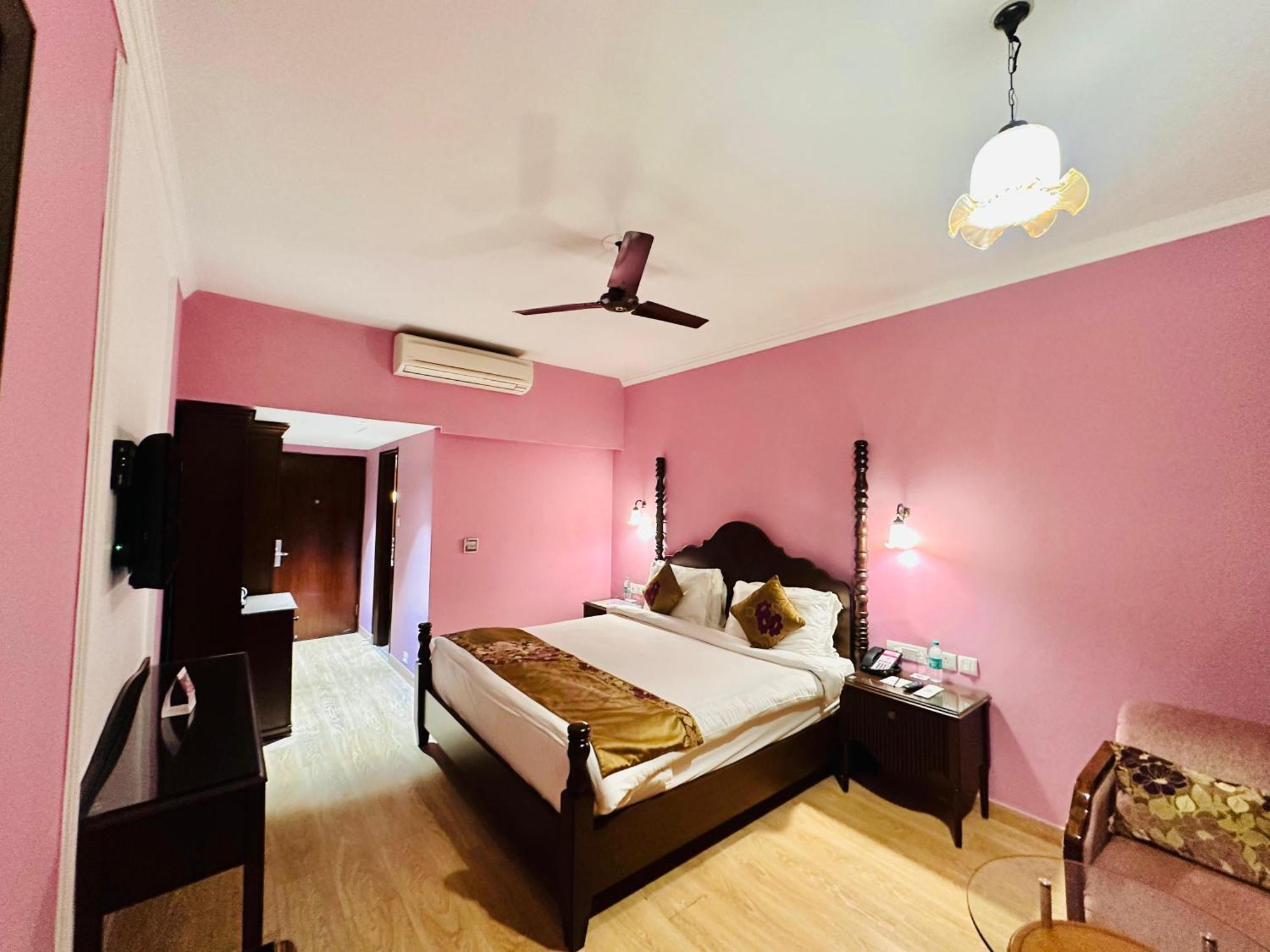 รอยัล ออร์คิด ฟอร์ต รีสอร์ต มัสซูรี Hotel ภายนอก รูปภาพ