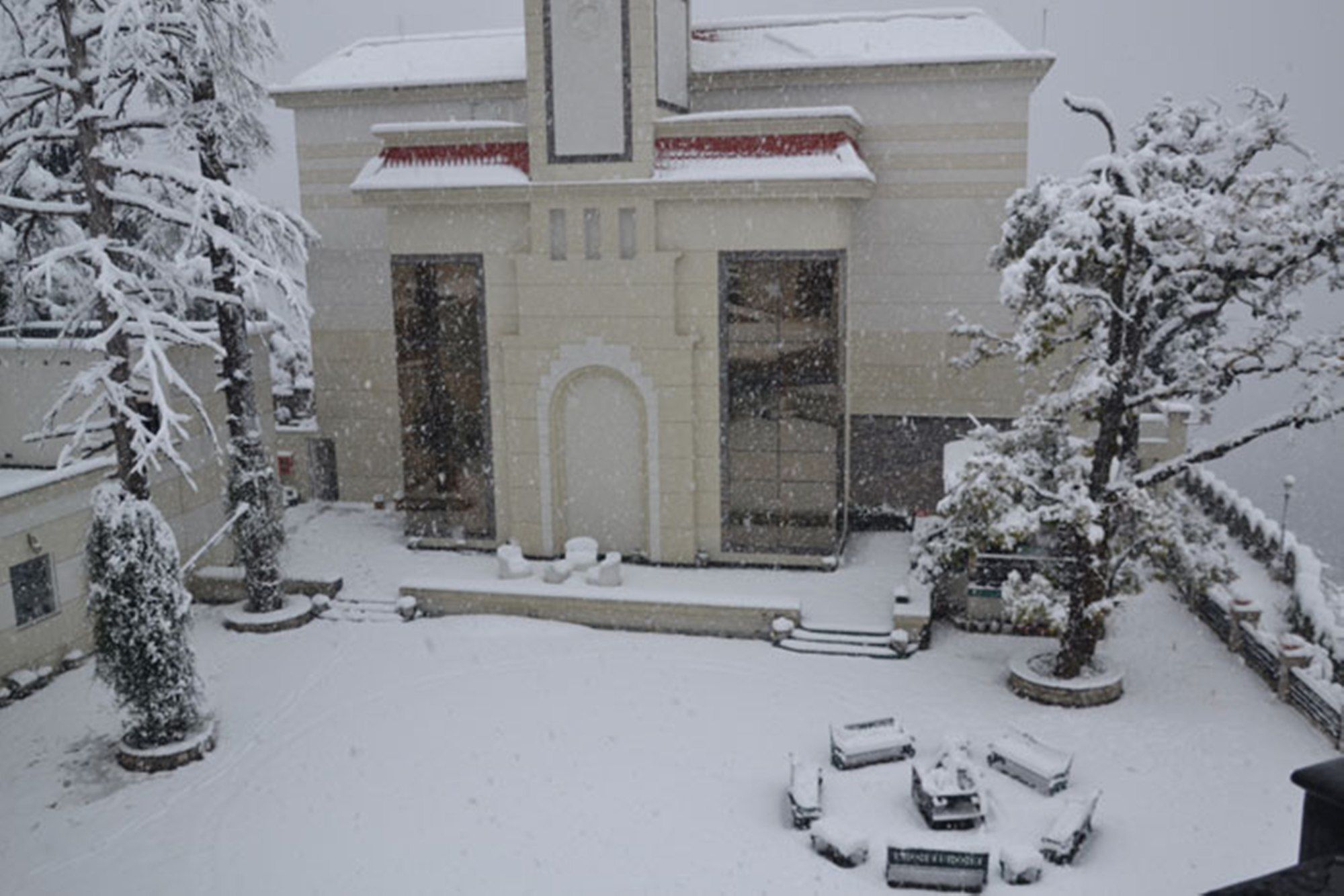 รอยัล ออร์คิด ฟอร์ต รีสอร์ต มัสซูรี Hotel ภายนอก รูปภาพ