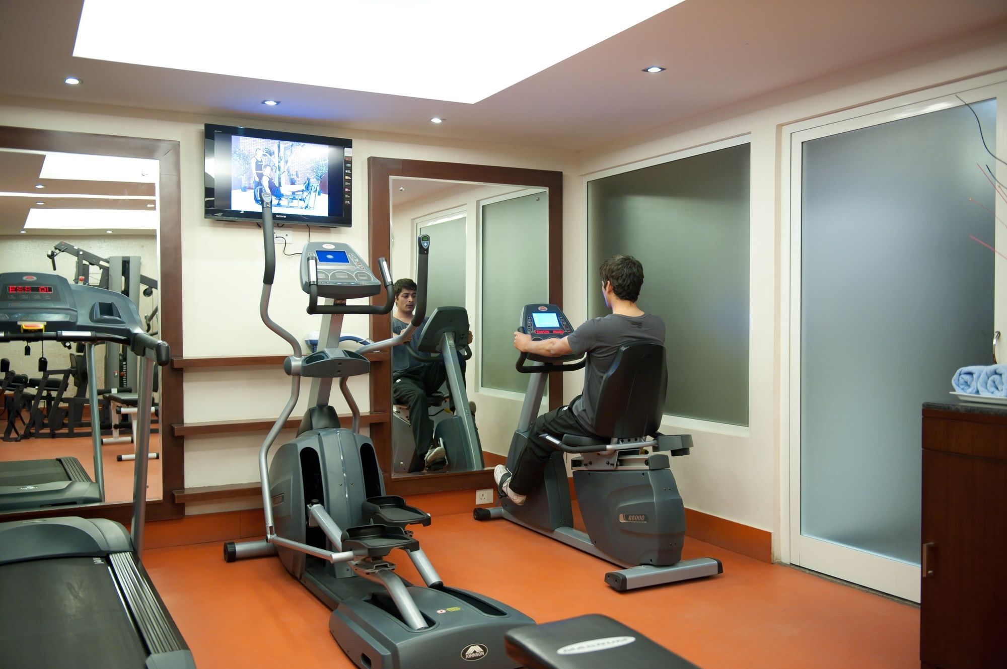 รอยัล ออร์คิด ฟอร์ต รีสอร์ต มัสซูรี Hotel ภายนอก รูปภาพ