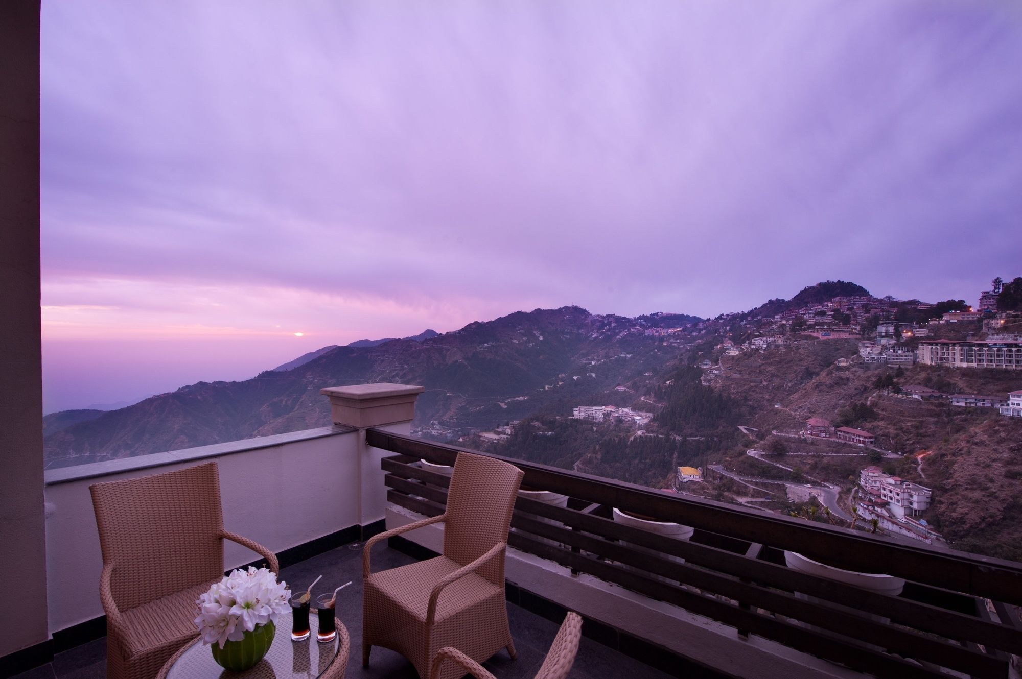รอยัล ออร์คิด ฟอร์ต รีสอร์ต มัสซูรี Hotel ภายนอก รูปภาพ